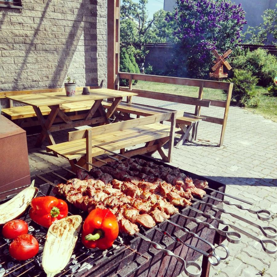 Urusel Guesthouse Талин Екстериор снимка